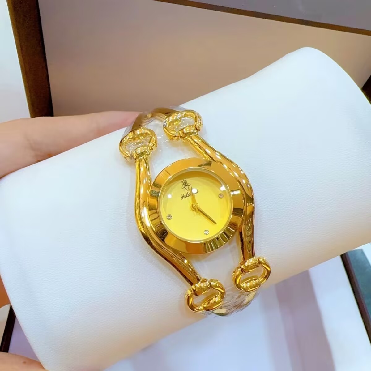 Jewelry And Watches - Montre plaquée or 24 carats, dubaï