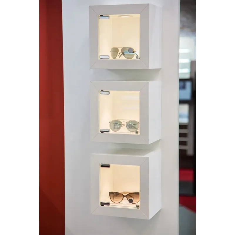 Vitrine d'exposition murale LE - Jewelry And Watches Stores avis et prix