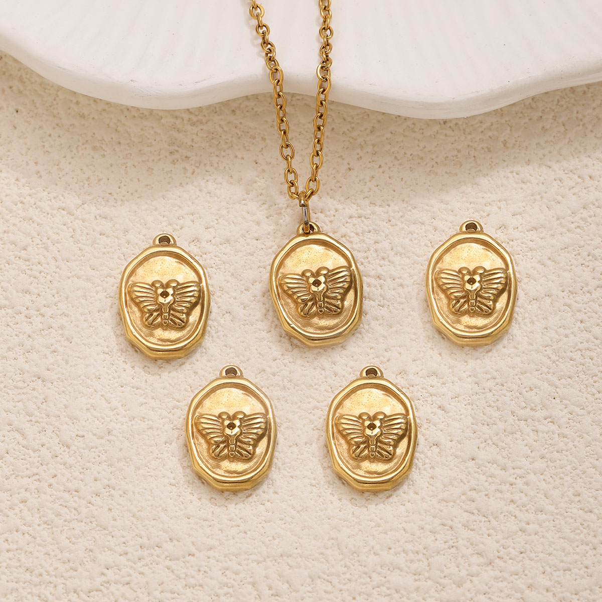 6 pendentifs ovales en forme d - Butterfly Pendant Necklace avis et prix