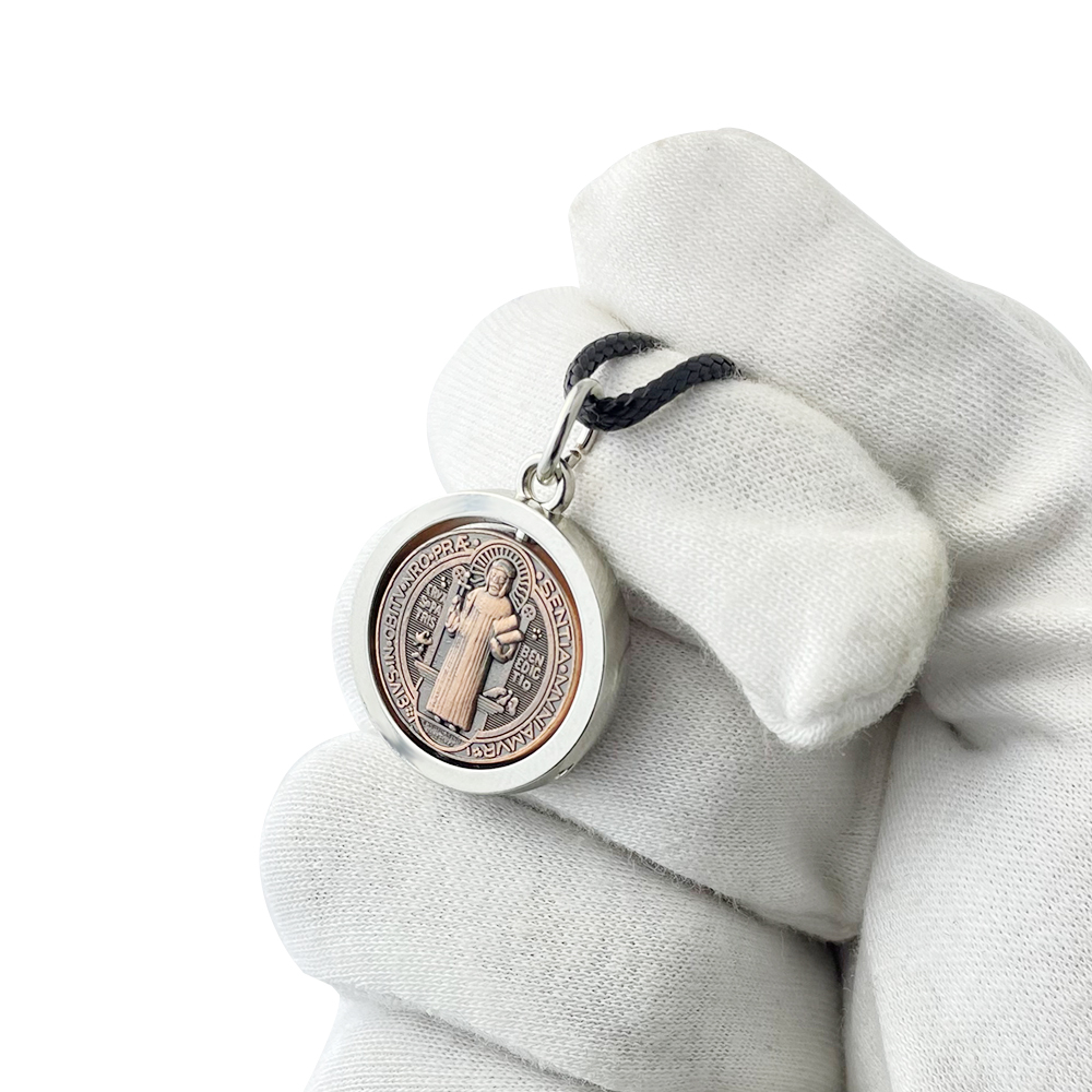 Nouveau collier médaille Saint - Jewelry & Watches Sp Z Oo Opinie avis et prix